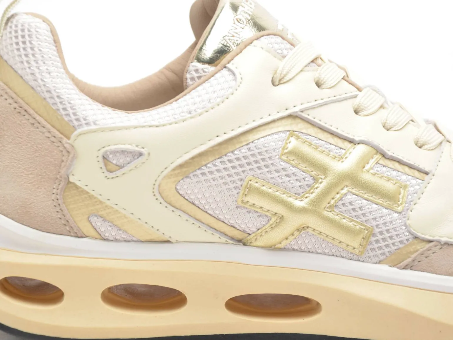 Another Trend A040 Blanc Baskets Basses Femme