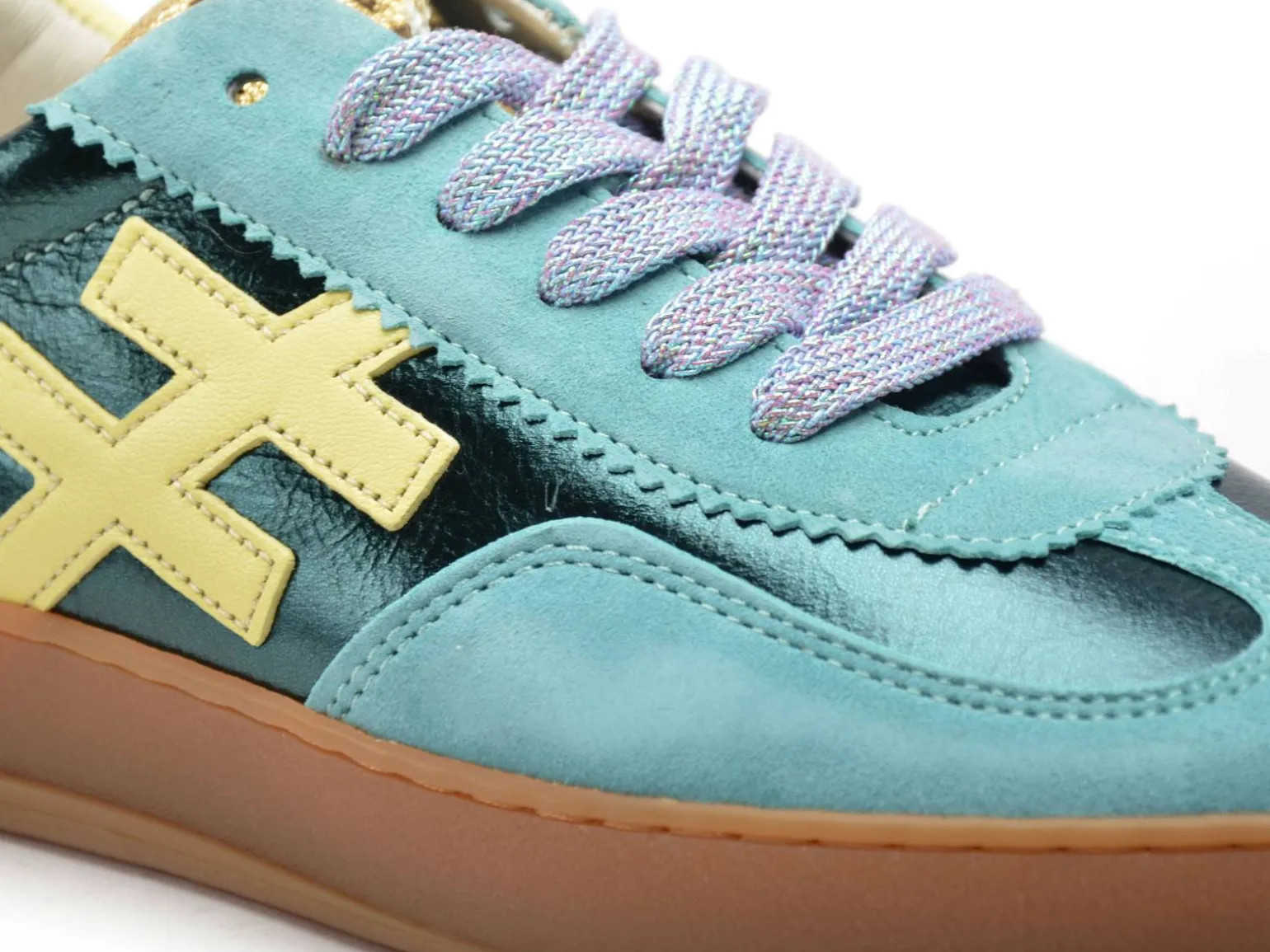 Another Trend A032 Vert Baskets Basses Femme