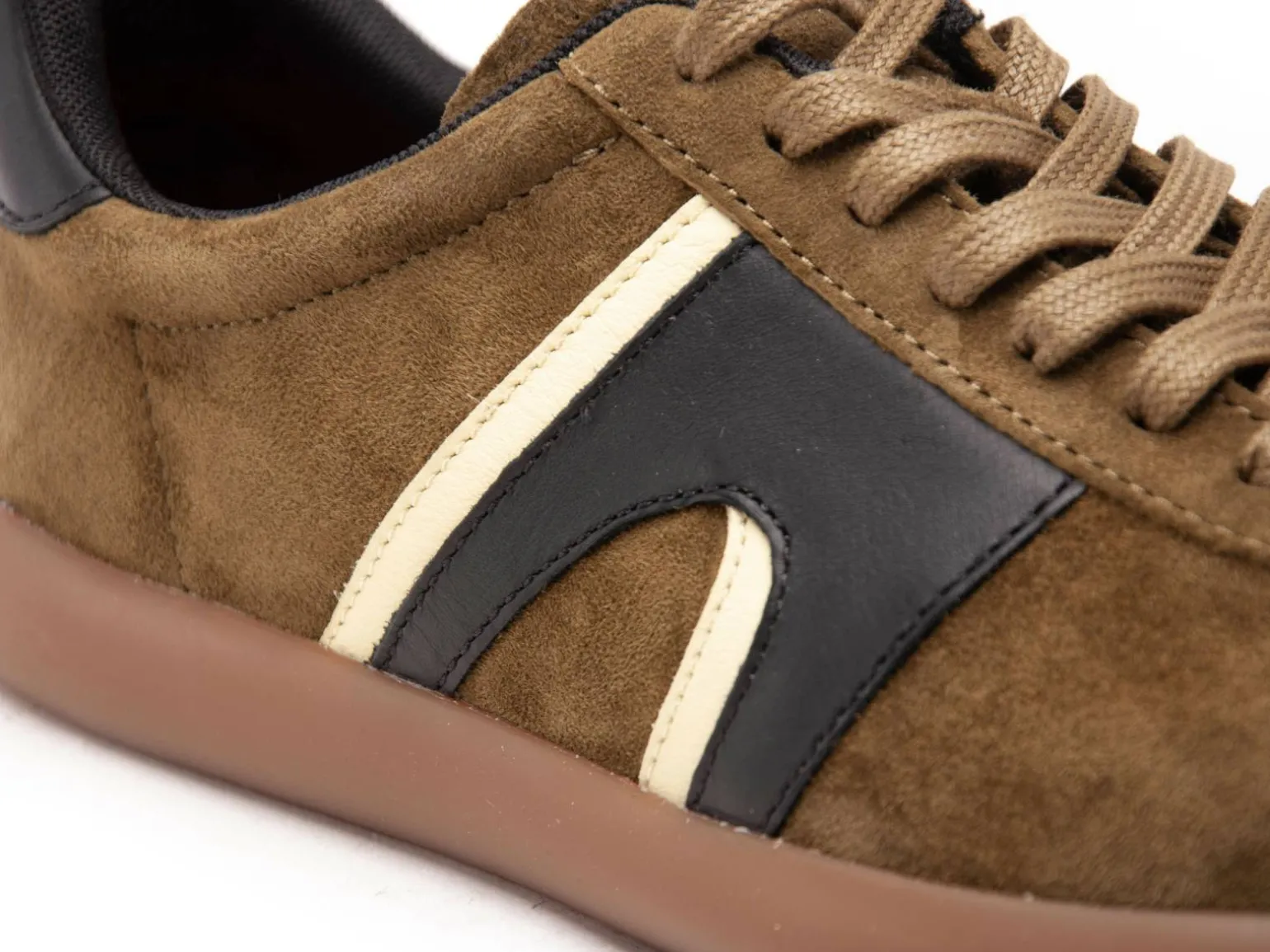 Camper K100937 Kaki Baskets Basses Homme