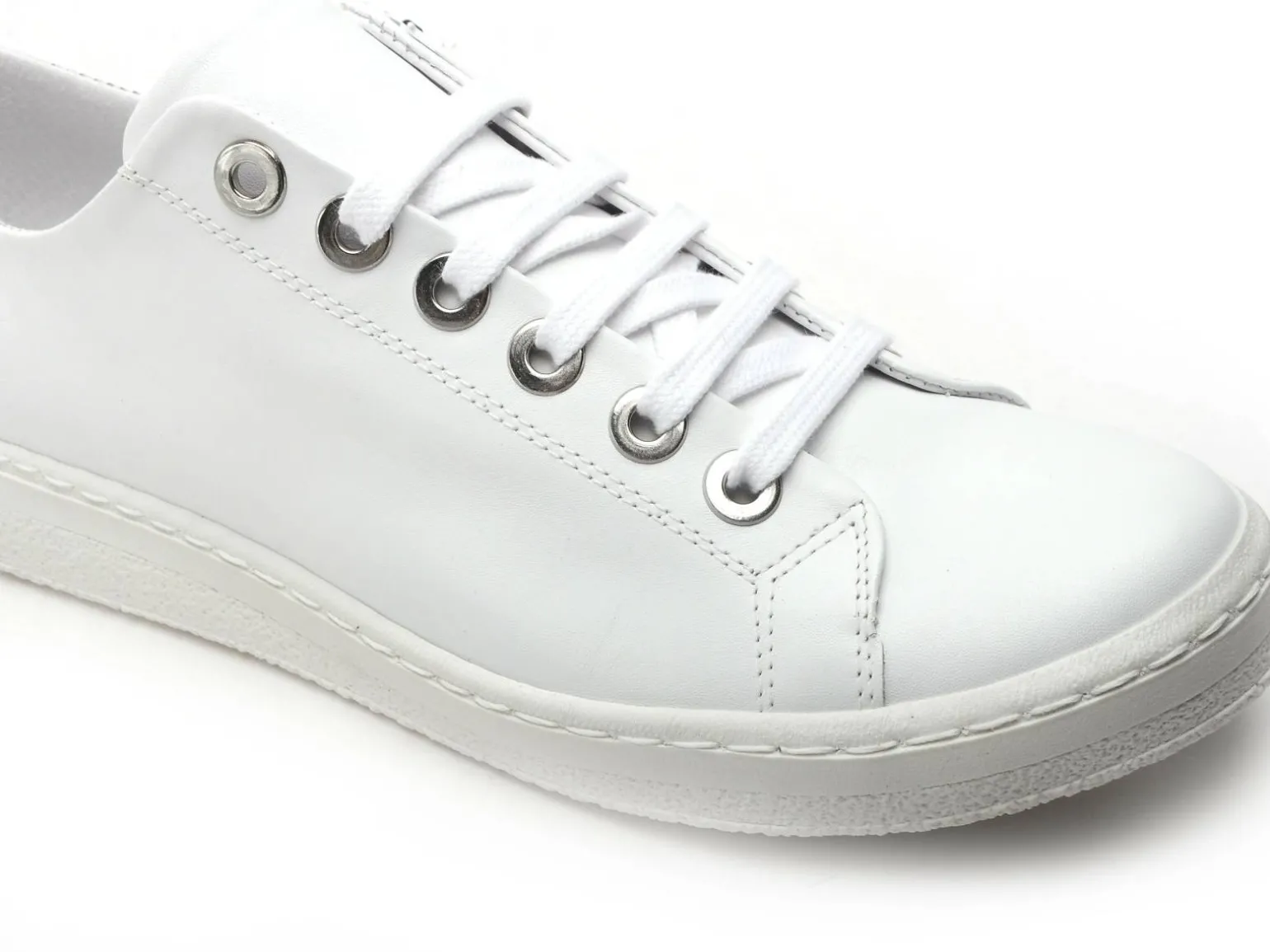 Chacal 7100 Blanc Baskets Basses Femme