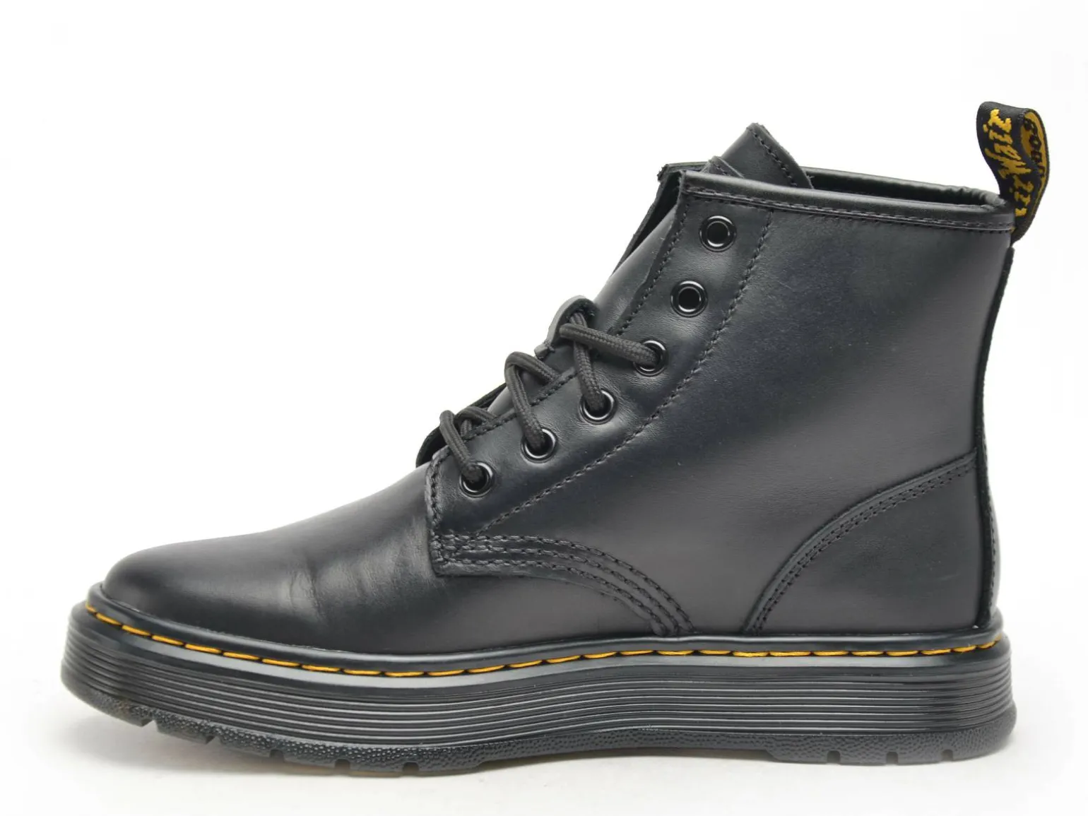 Dr Martens BROOKLINE CHUKKA 6 EYE BOOT 41550001 Noir Boots et Bottines Plates Femme