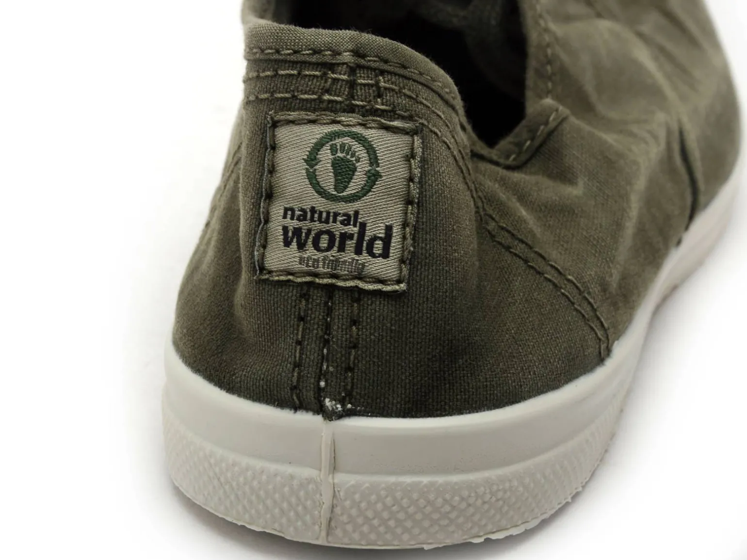 Natural World 102 Kaki Baskets Basses Femme