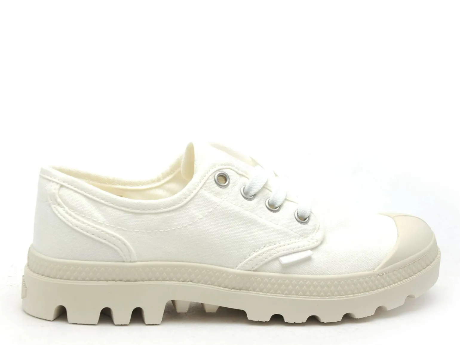 Palladium PAMPA OXFORD Blanc Baskets Basses Femme