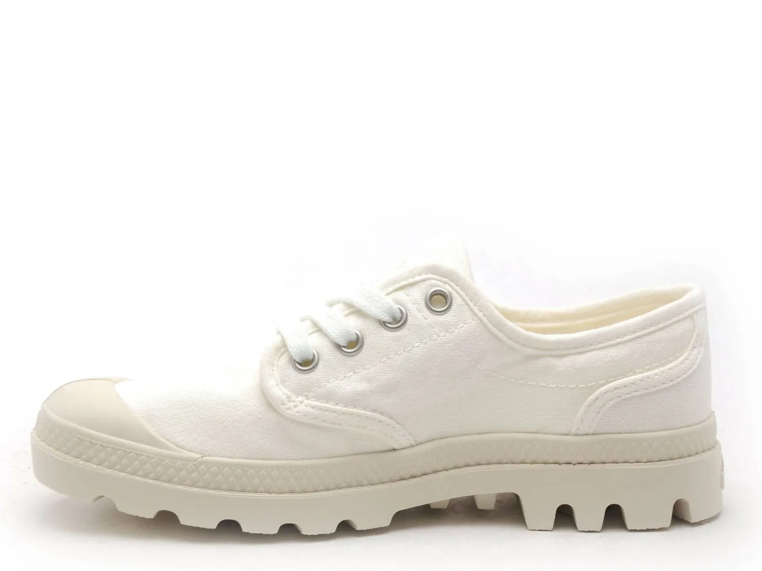 Palladium PAMPA OXFORD Blanc Baskets Basses Femme