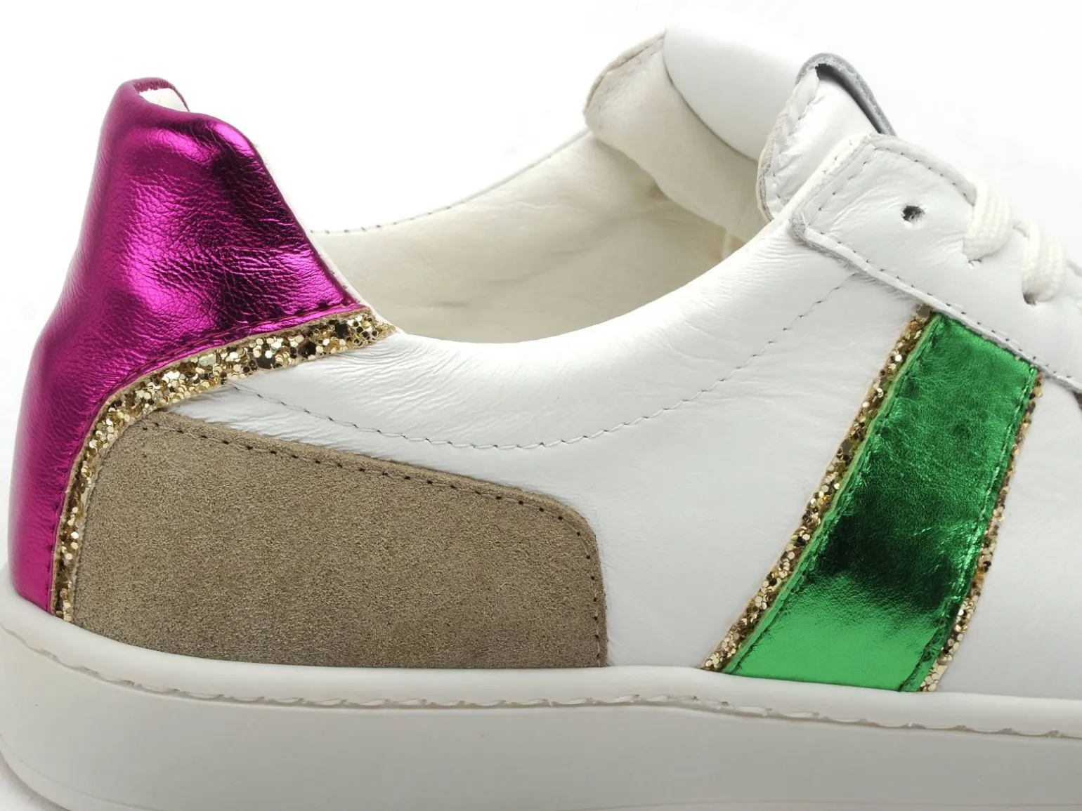 Play One REACTION 28 Blanc Baskets Basses Femme