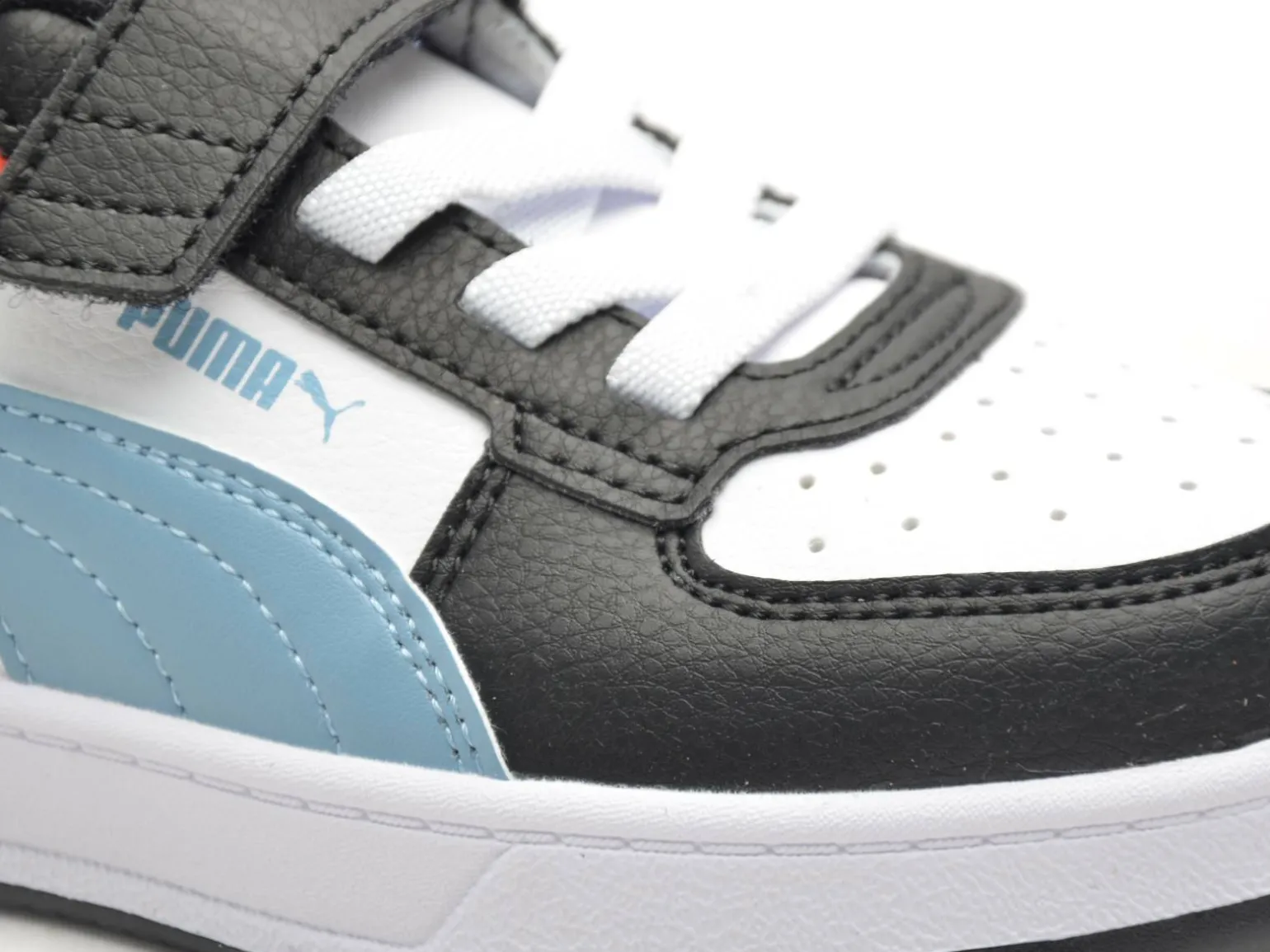 Puma PUMA CAVEN 2 BLOC ACPS Blanc Baskets Basses Garçon