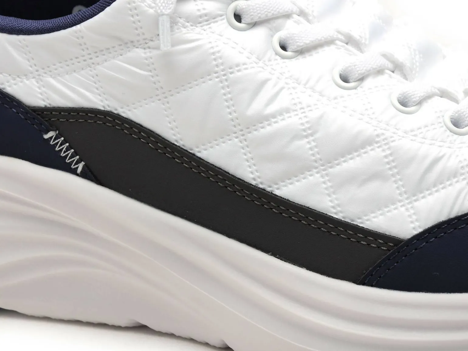 Skechers 232619 COSYFIT Blanc Baskets Basses Homme